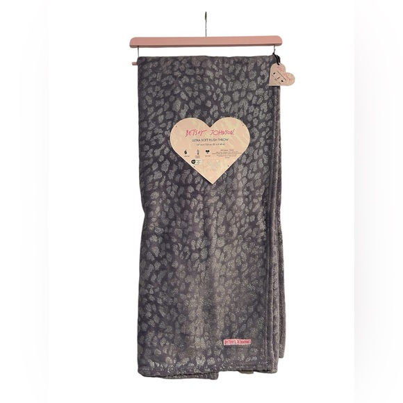 Betsey Johnson Other - Betsey Johnson 50x60 Blanket